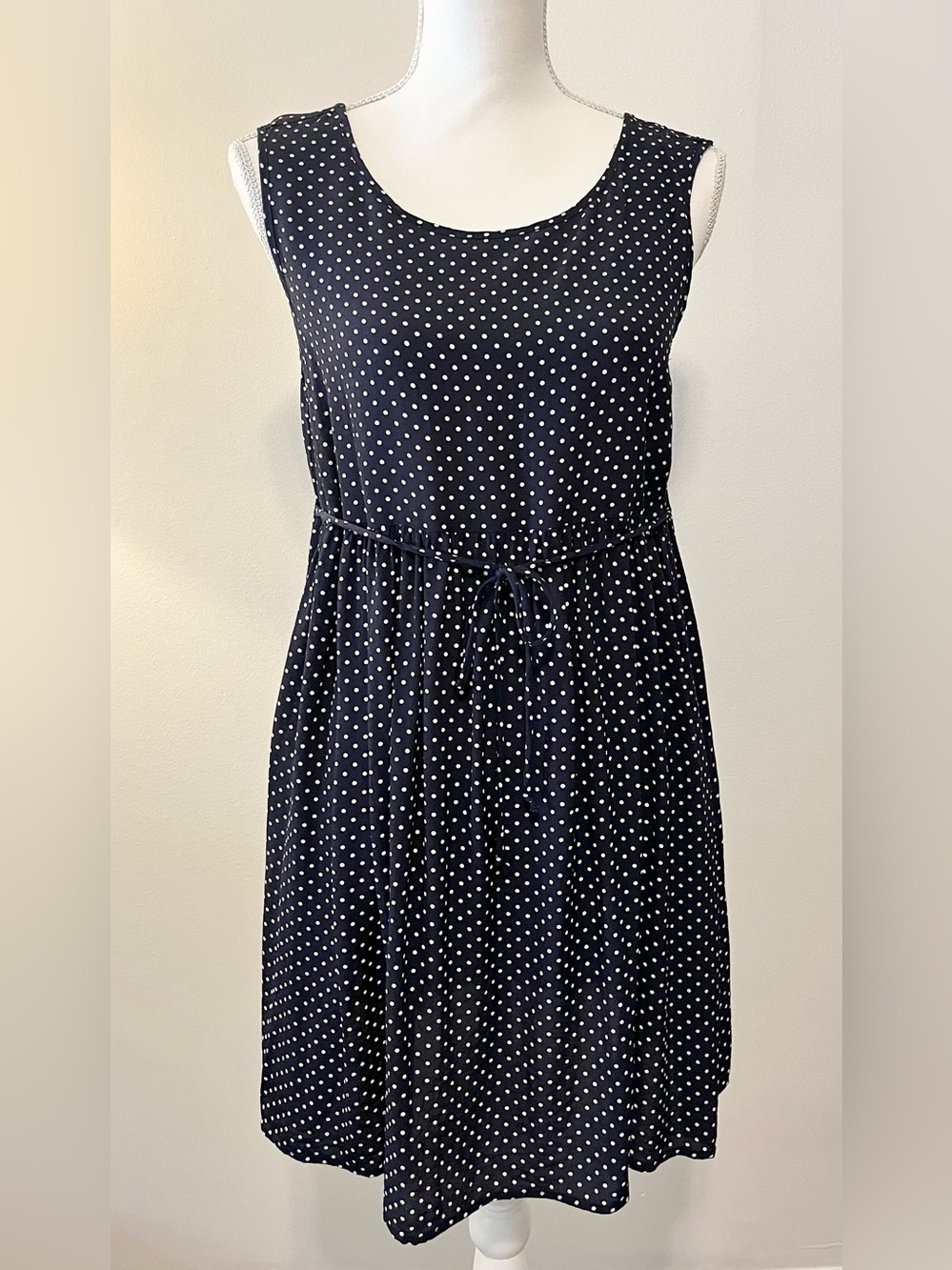 Laundry by Shelli Segal Navy Blue/White Polka Dot Dress with Attached Belt. Sz M